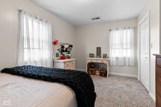 $1,899,900 | 5479 South 200 East, Anderson, IN 46017