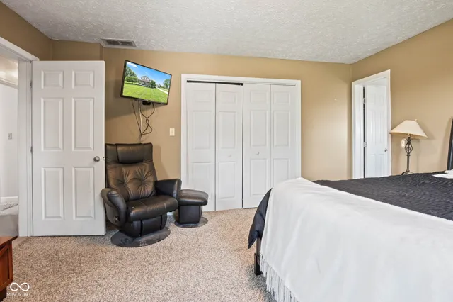 $1,899,900 | 5479 South 200 East, Anderson, IN 46017