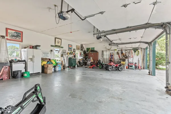 $1,600,000 | 5479 South 200 East, Anderson, IN 46017