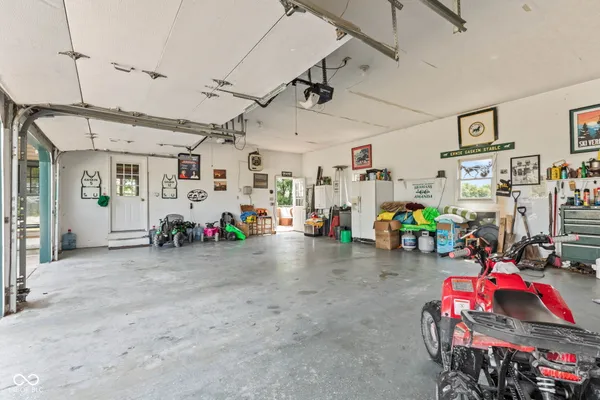$1,600,000 | 5479 South 200 East, Anderson, IN 46017