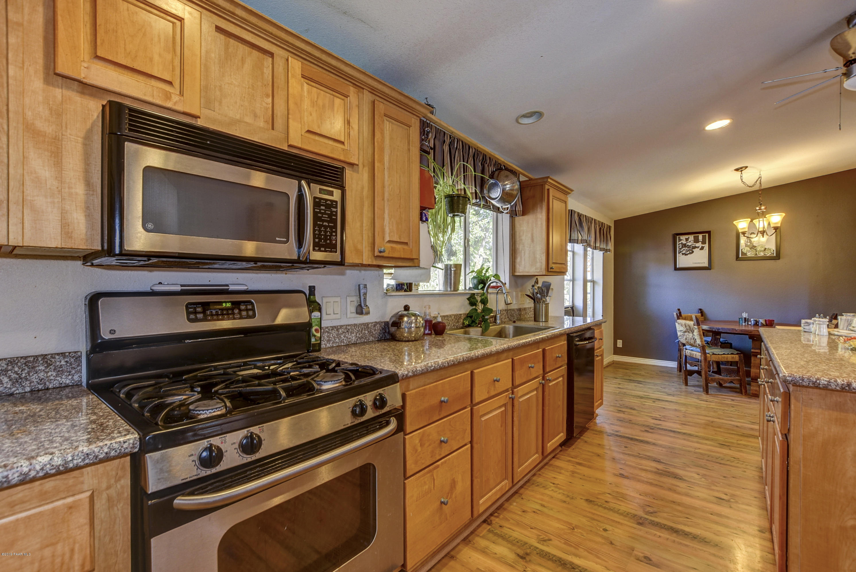 1975 West Curtis Ranch Road Paulden, AZ 86334 - Photo 21 of 48 Kitchen6