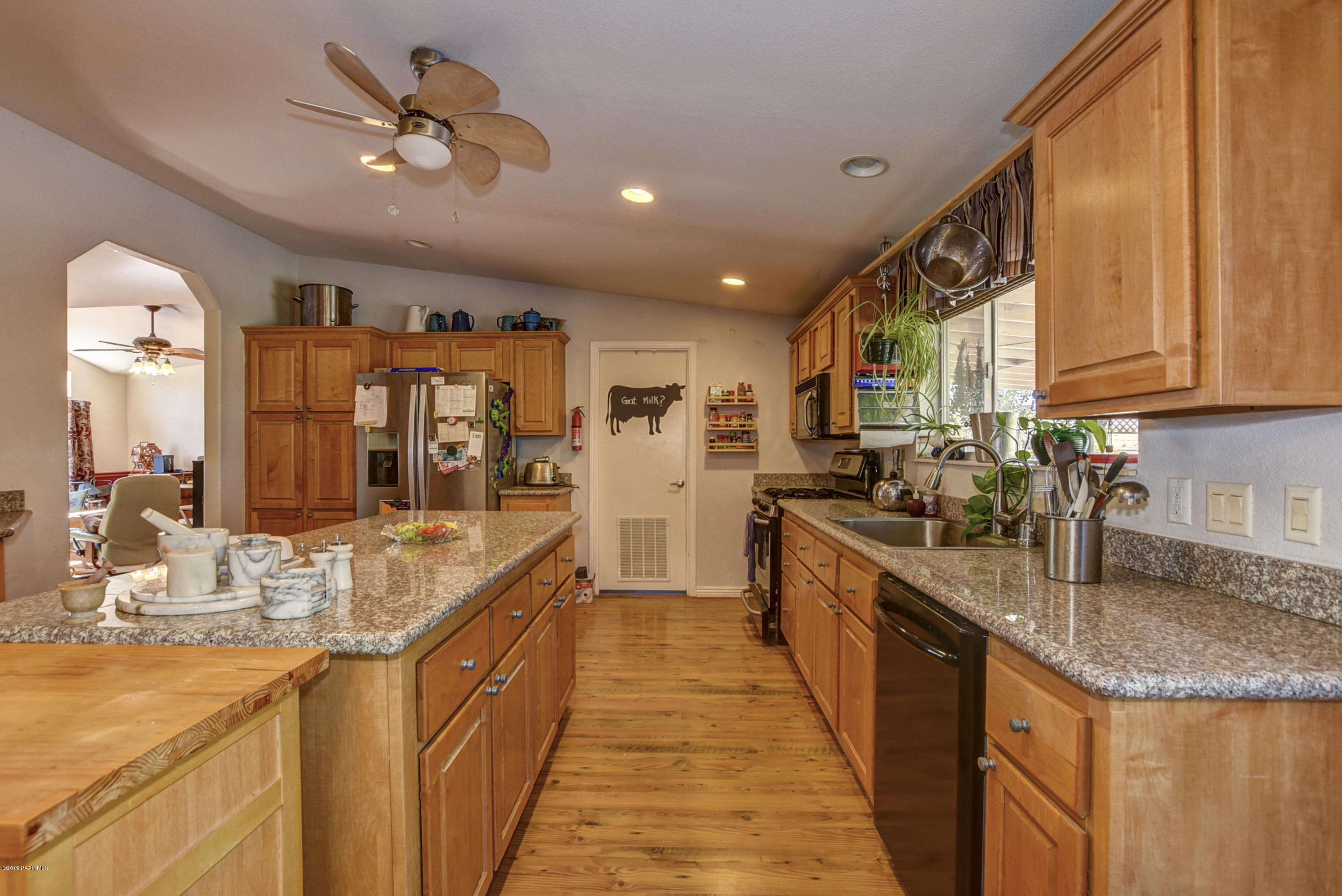 1975 West Curtis Ranch Road Paulden, AZ 86334 - Photo 24 of 48 Kitchen2