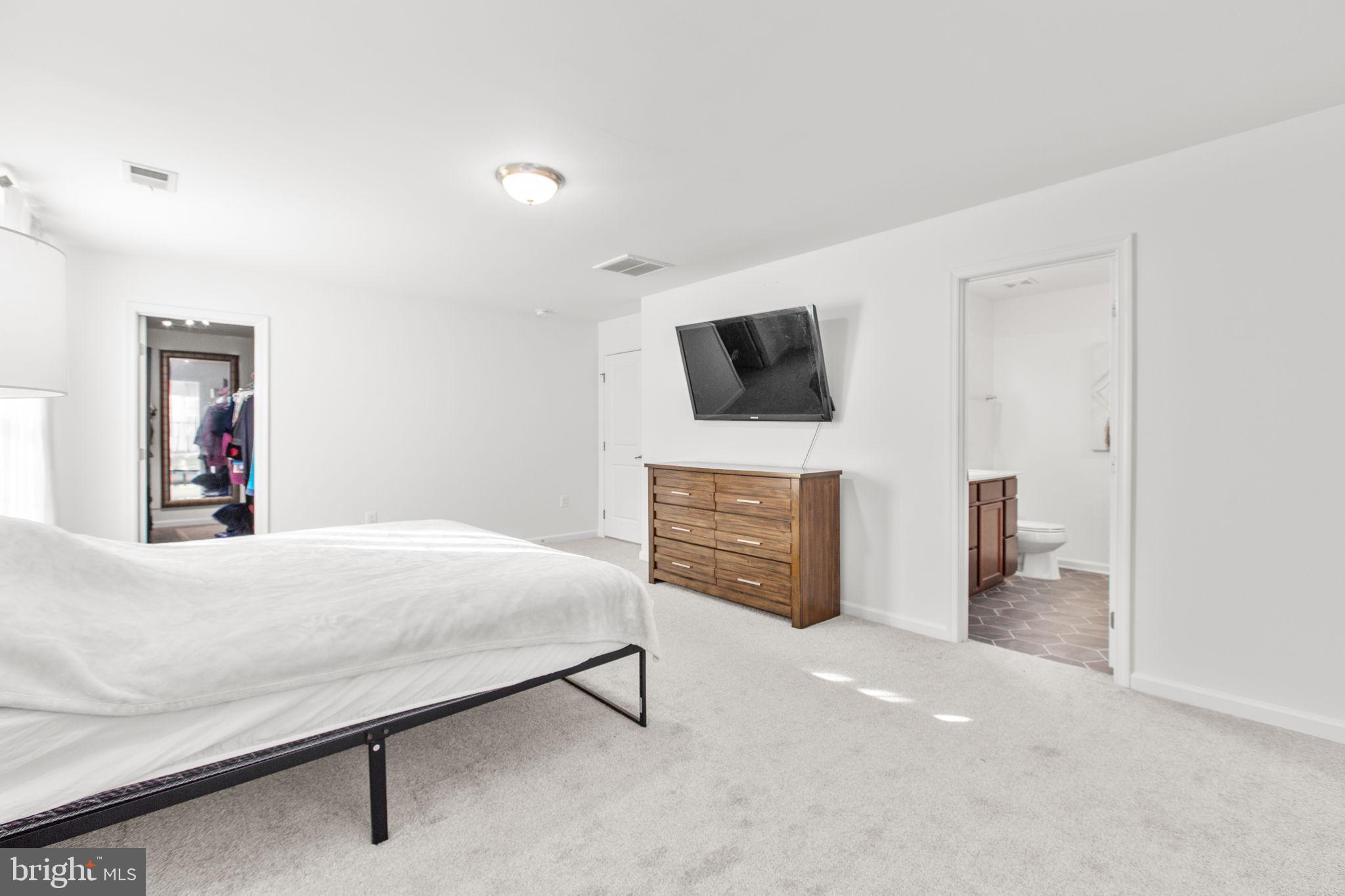 9523 Fall Haven Road Fredericksburg, VA 22407 - Photo 22 of 38 Spacious room with ensuite bath