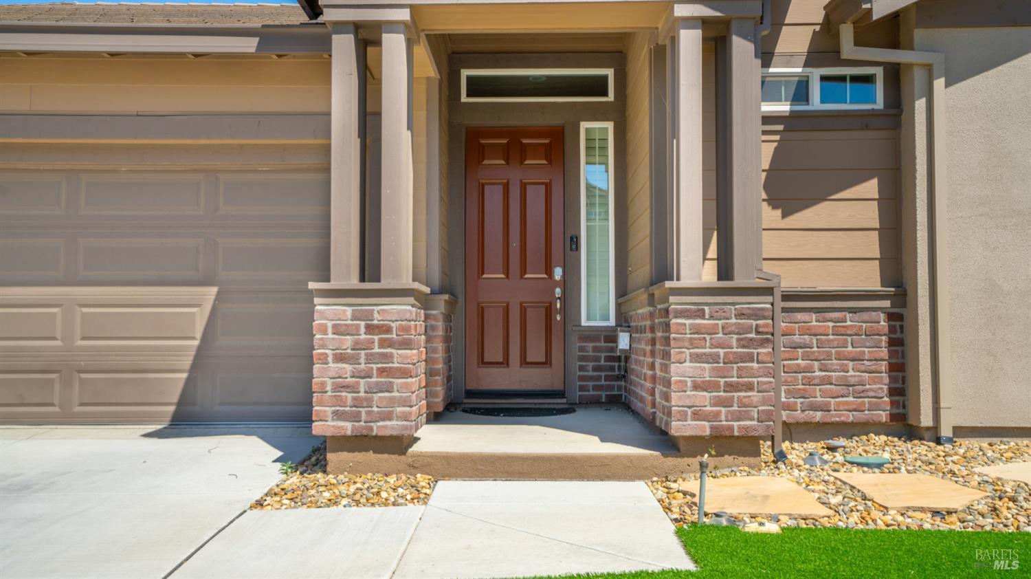 761 Razorbill Street Vacaville, CA 95688 - Photo 3 of 41 a front view of a house with a yard