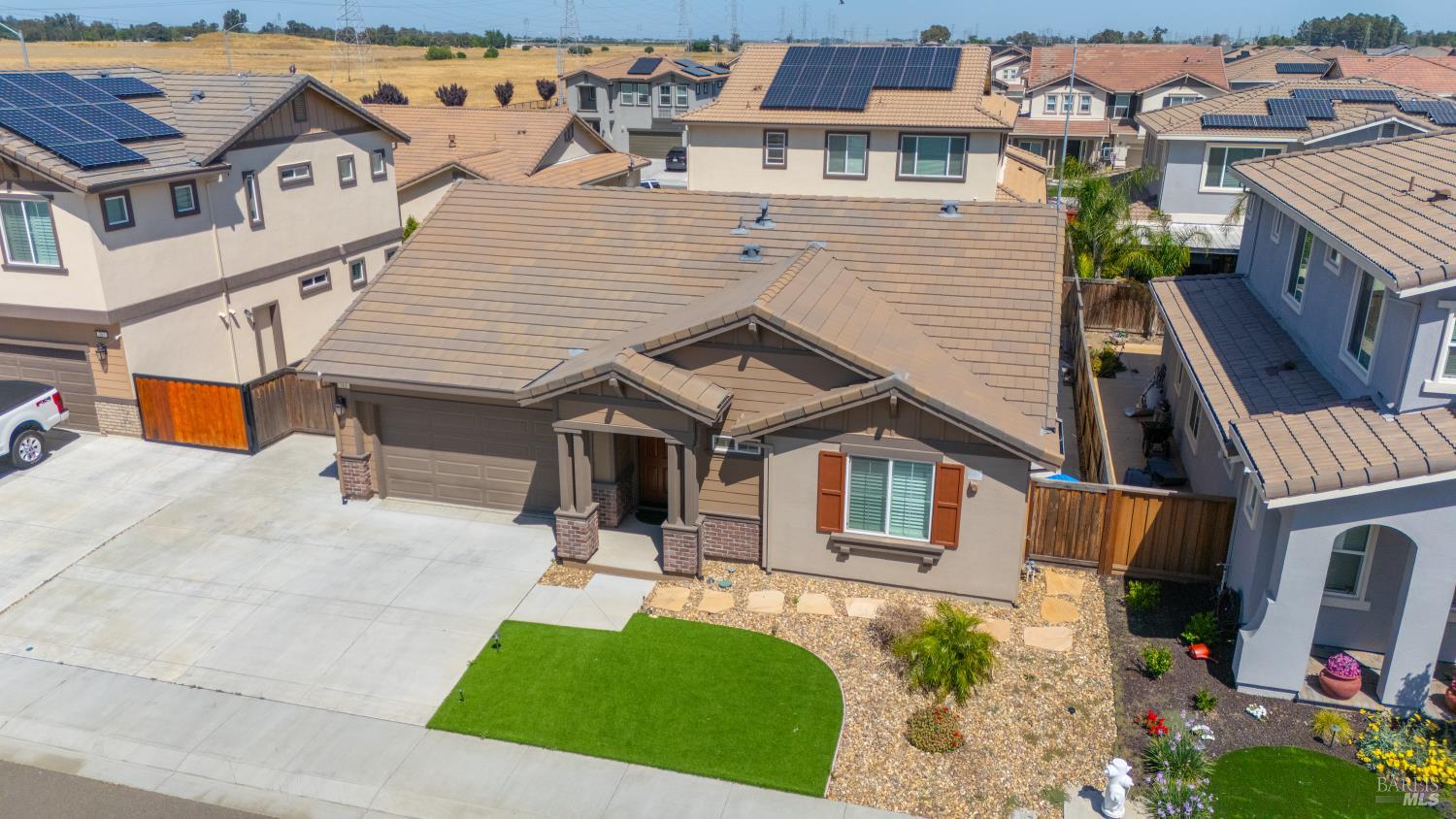 761 Razorbill Street Vacaville, CA 95688 - Photo 34 of 41 a view of a house with a patio