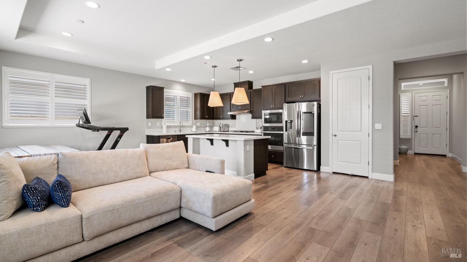 761 Razorbill Street Vacaville, CA 95688 - Photo 5 of 41 a living room with furniture and kitchen view