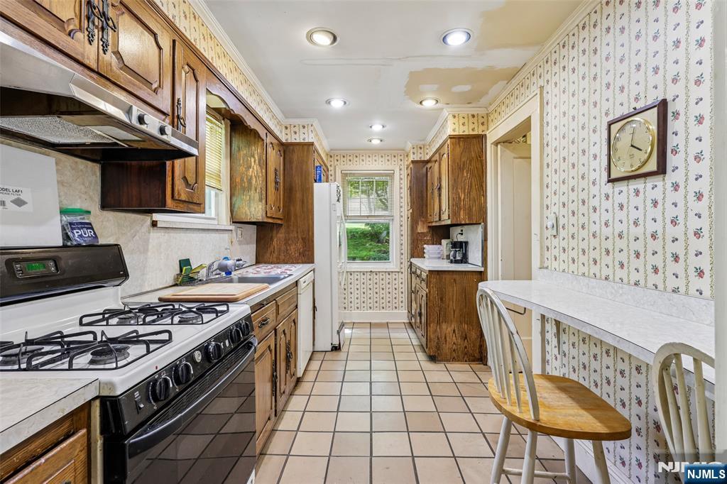 61 North Monroe Street Ridgewood, NJ 07450 - Photo 6 of 12 Gallery Image 6