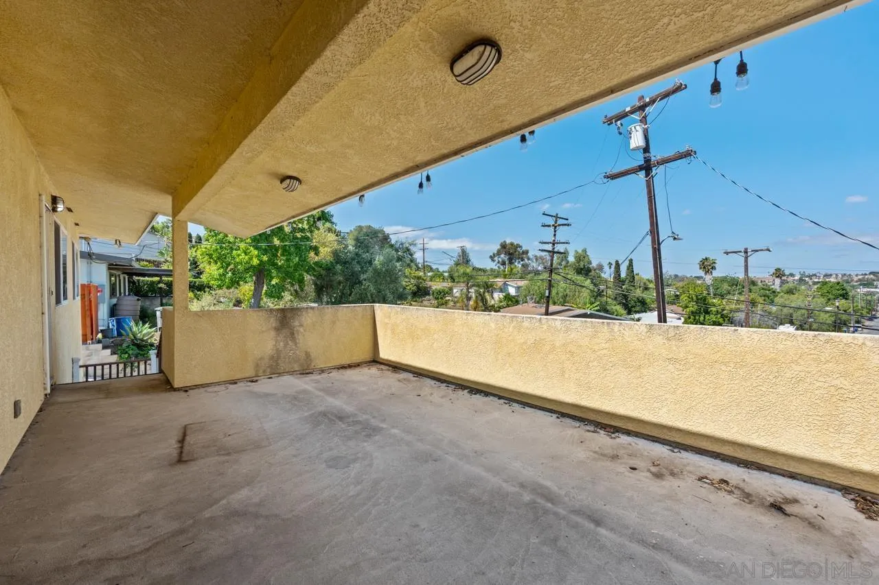 2901 Helix Street Spring Valley, CA 91977 - Photo 10 of 29