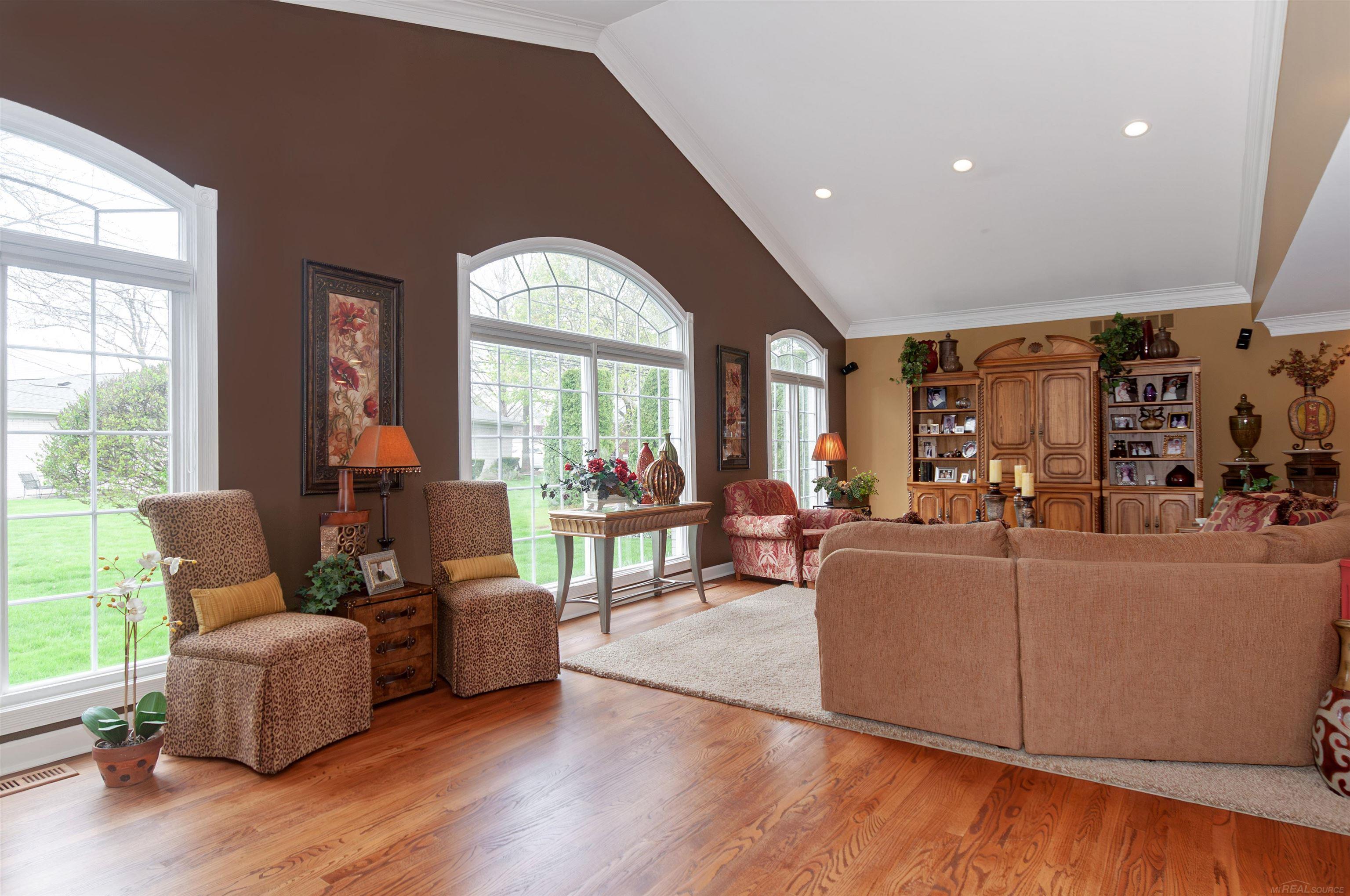 1010 Canterbury Road Grosse Pointe Woods, MI 48236 - Photo 25 of 65