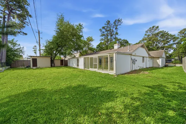 $3,000 | 7410 Antoine Drive, Houston, TX 77088