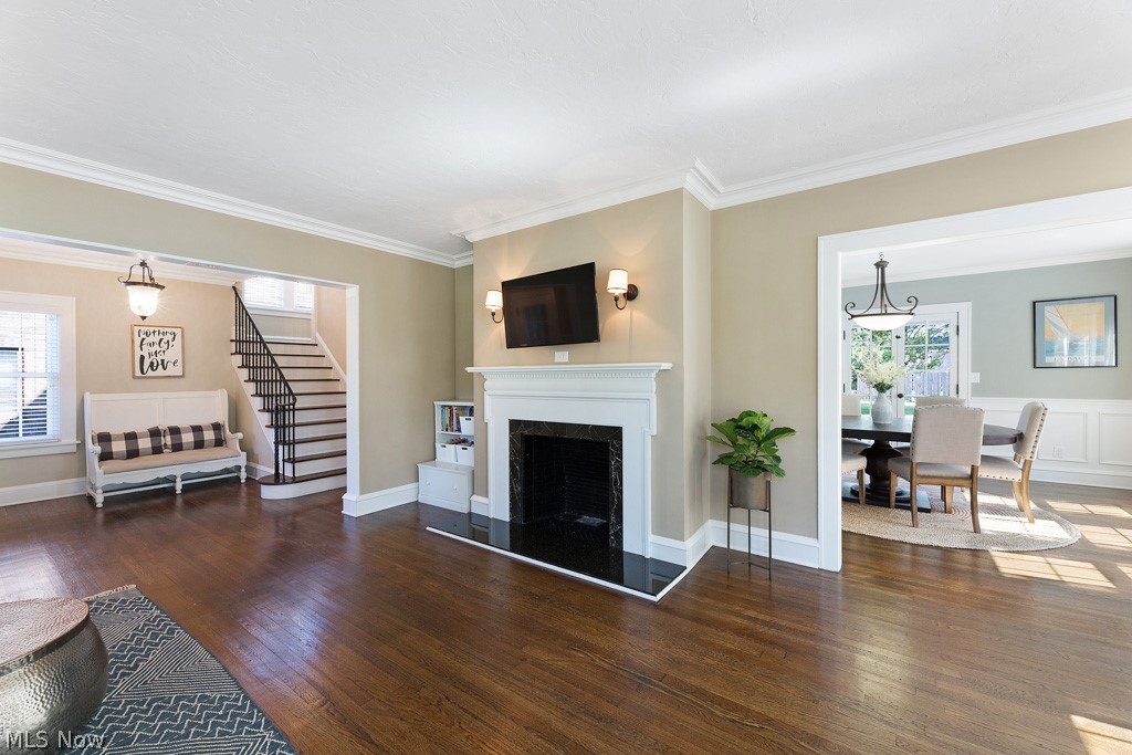15907 Chadbourne Road Cleveland, OH 44120 - Photo 6 of 31 Fresh decor, charm and character is evident throughout