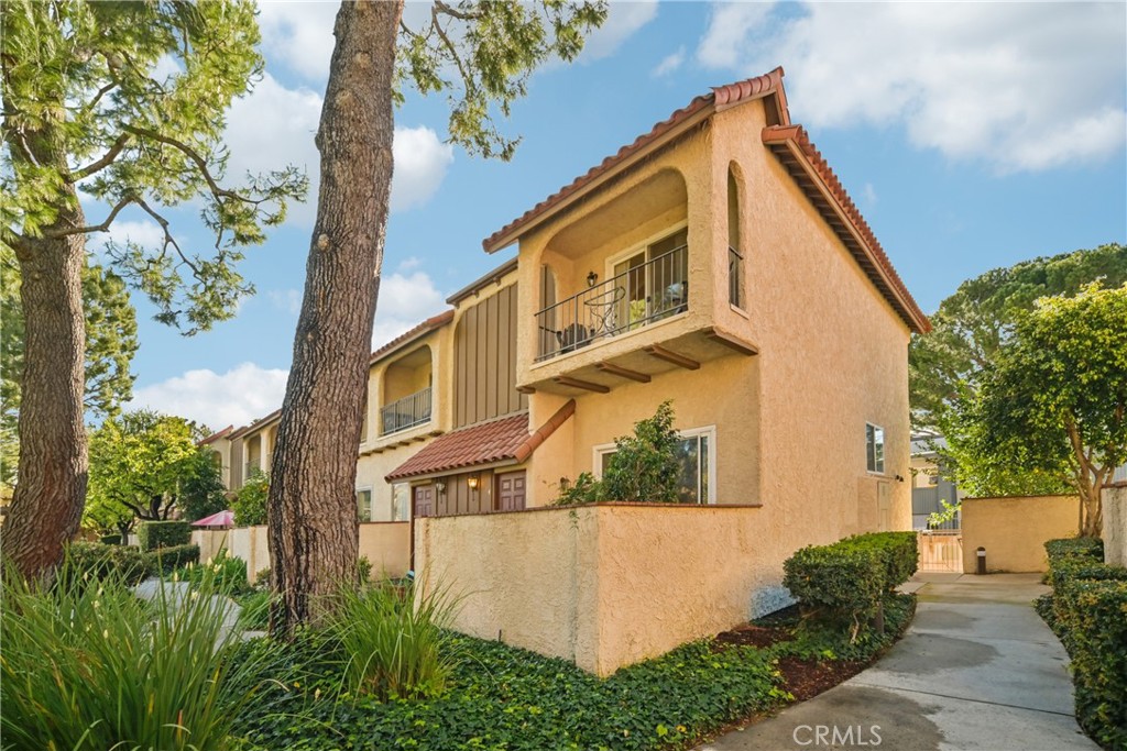 19545 Sherman Way Reseda, CA 91335 - Photo 1 of 31