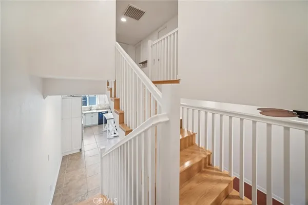 $575,000 | 19545 Sherman Way, Reseda, CA 91335