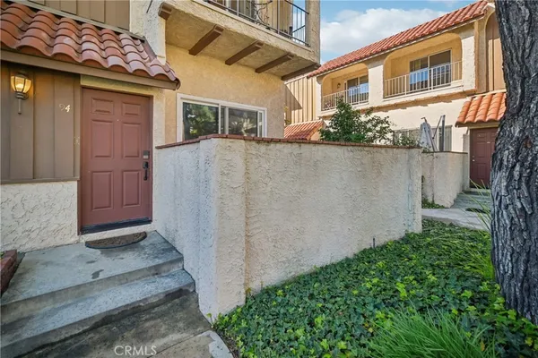 $575,000 | 19545 Sherman Way, Reseda, CA 91335