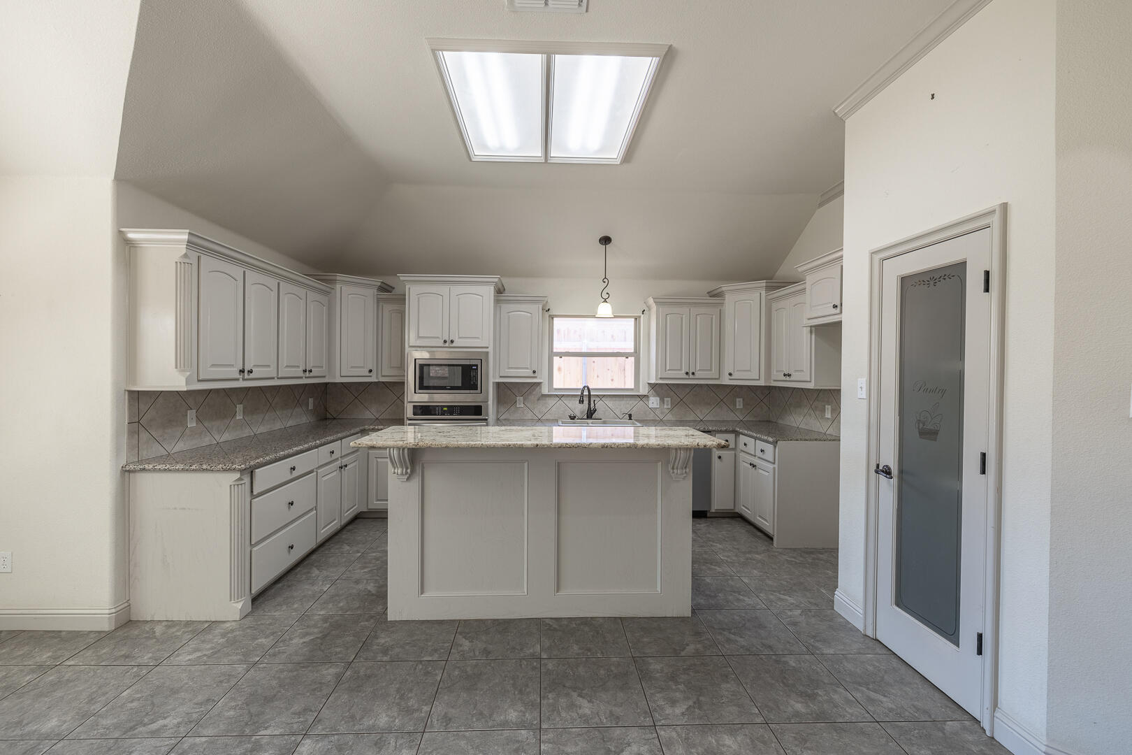 6406 93rd Street Lubbock, TX 79424 - Photo 12 of 40 1-16