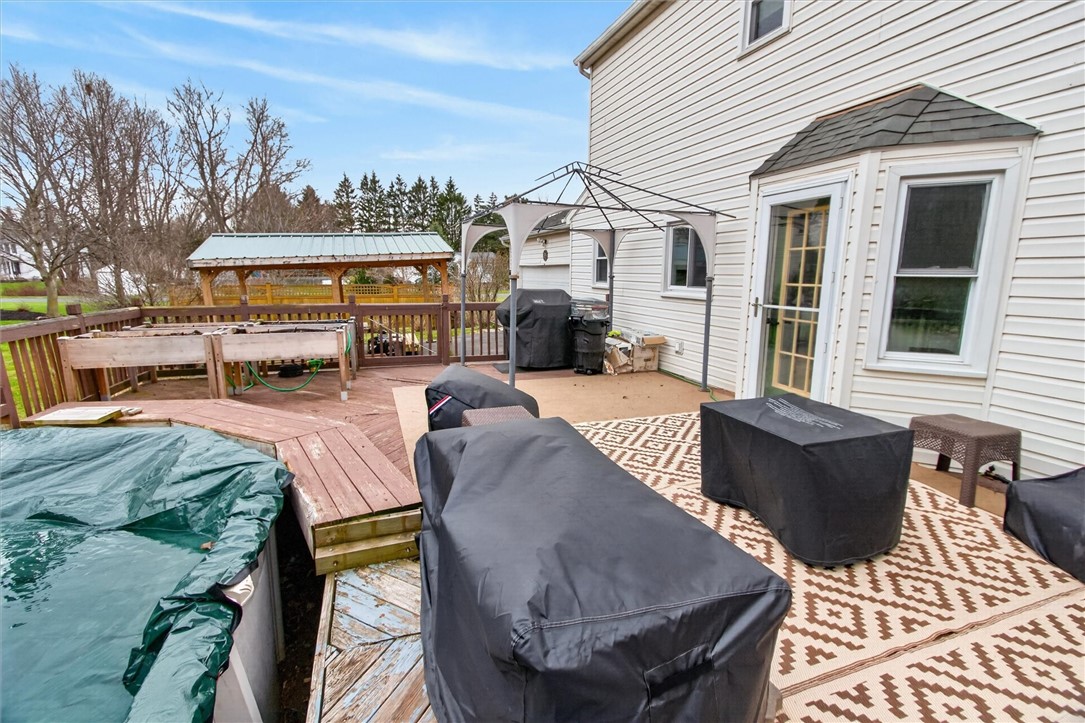 920 Gravel Road Webster, NY 14580 - Photo 7 of 45