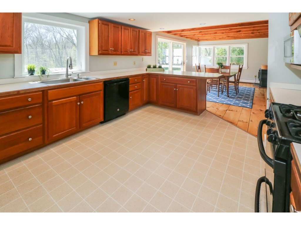 142 Grove Road Rye, NH 03870 - Photo 13 of 28