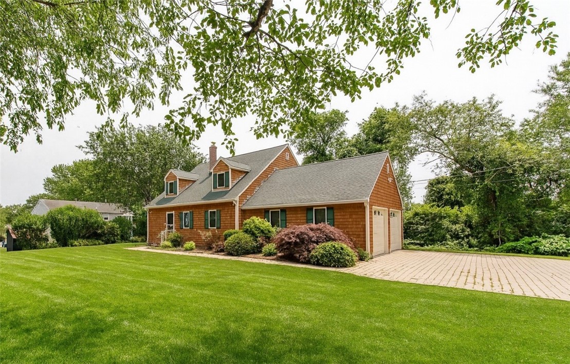 10 Cross Street Narragansett, RI 02882 - Photo 1 of 10