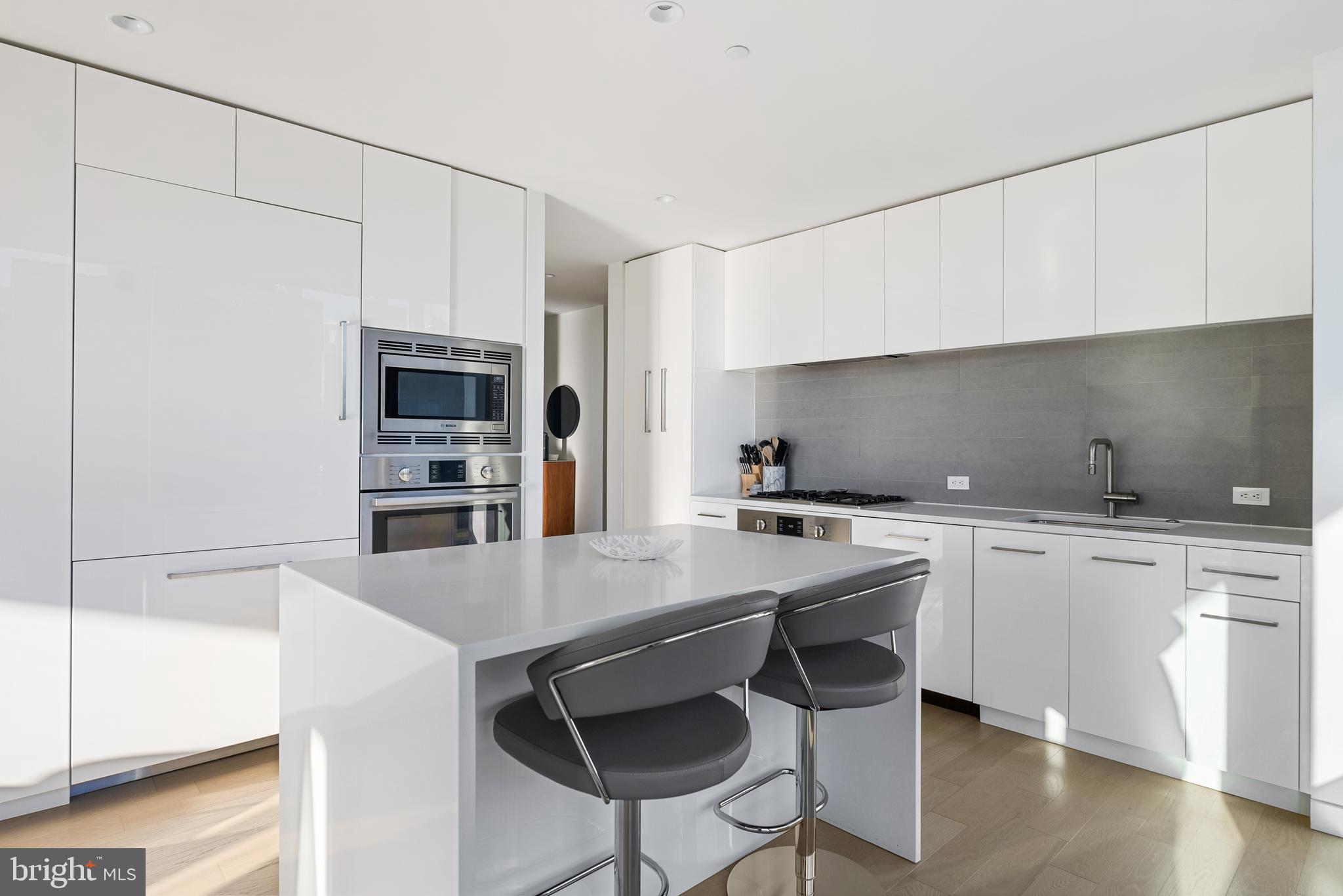 1111 24th Street Northwest, Unit 53 Washington, DC 20037 - Photo 3 of 31 Eat-in Kitchen