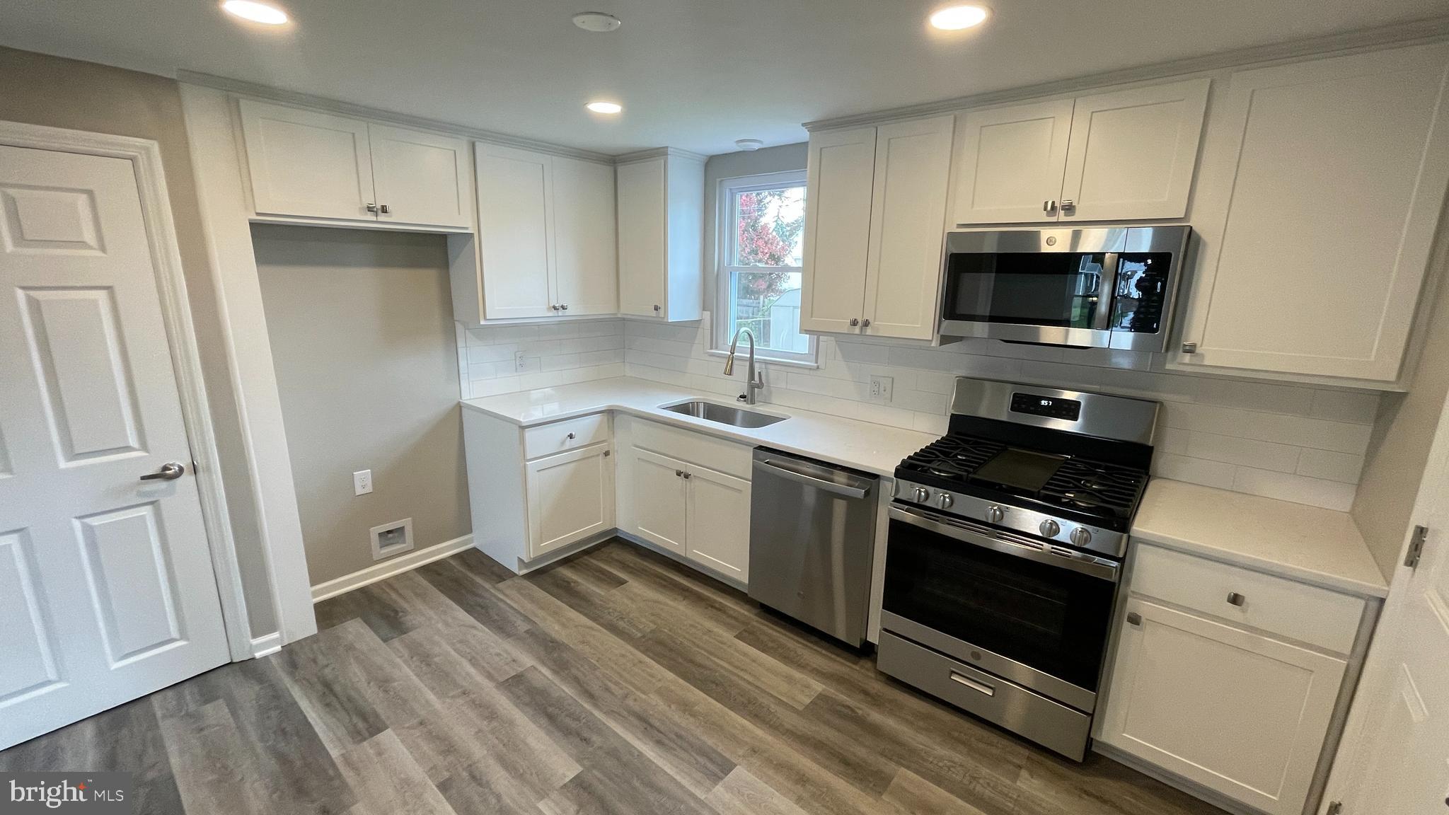 719 Noonan Road York, PA 17404 - Photo 3 of 24 Gallery Image 3