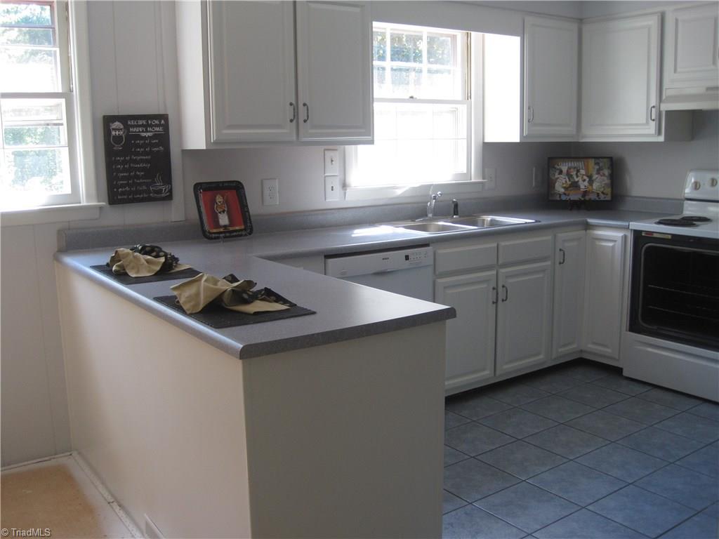 6005 Dehaven Road Pleasant Garden, NC 27313 - Photo 8 of 16 Gallery Image 8
