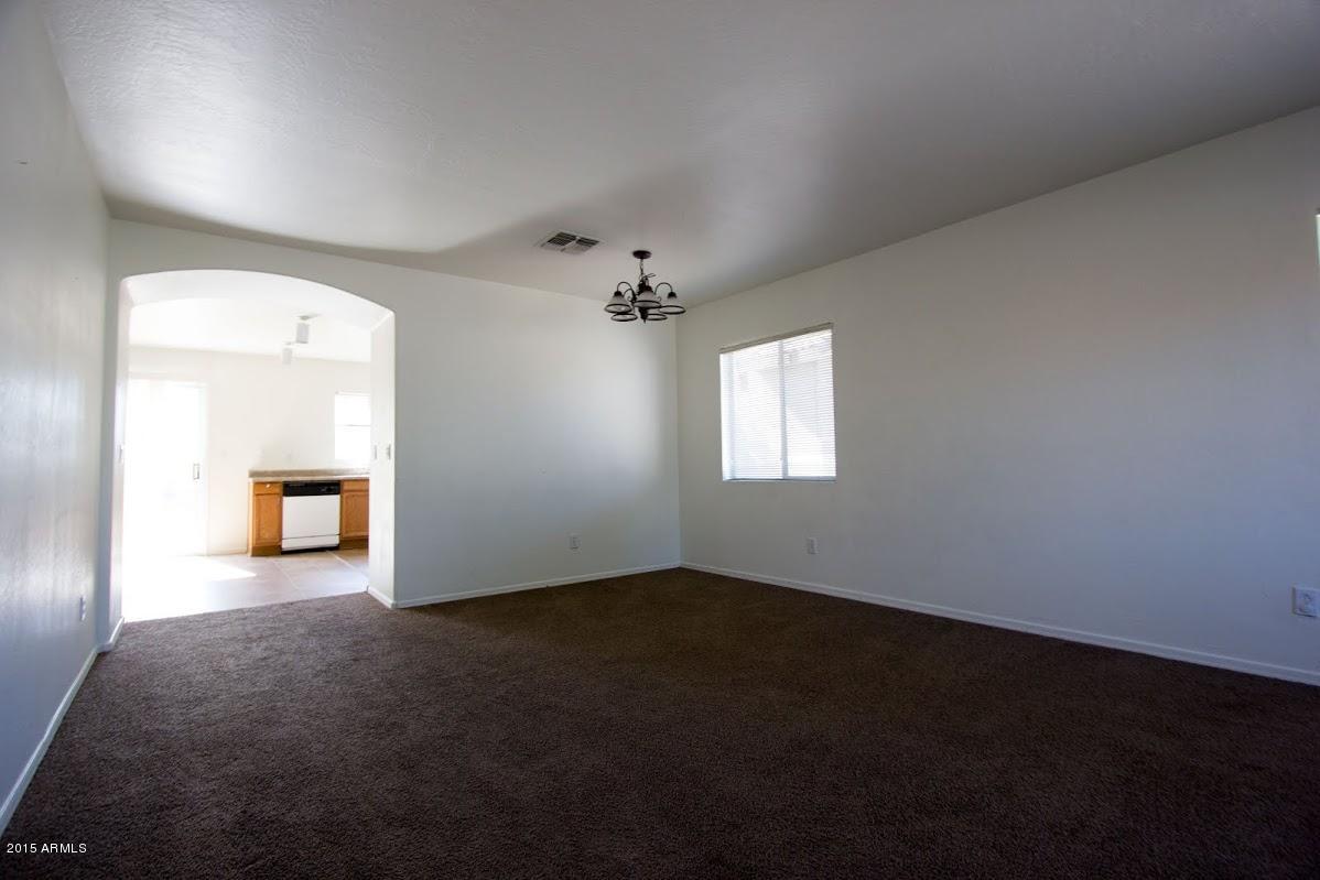 6621 West Riva Road Phoenix, AZ 85043 - Photo 4 of 36 IMG_3733
