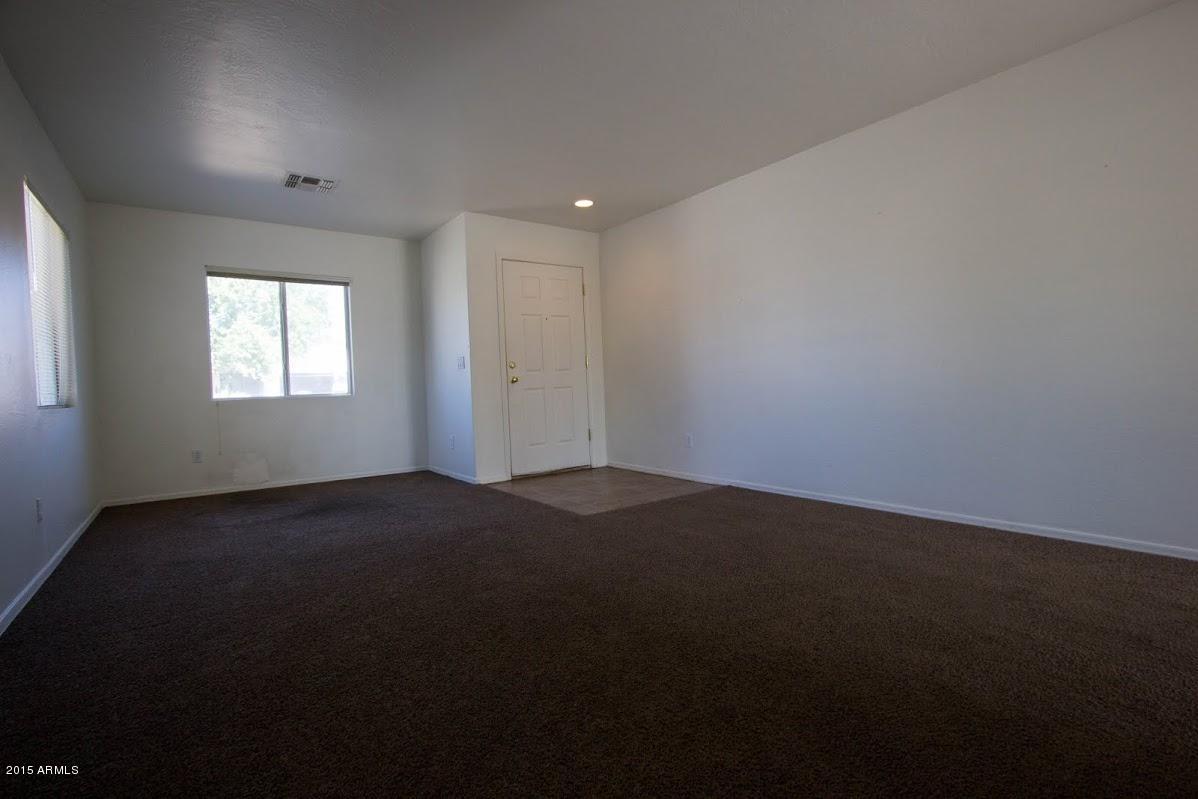 6621 West Riva Road Phoenix, AZ 85043 - Photo 8 of 36 IMG_3739