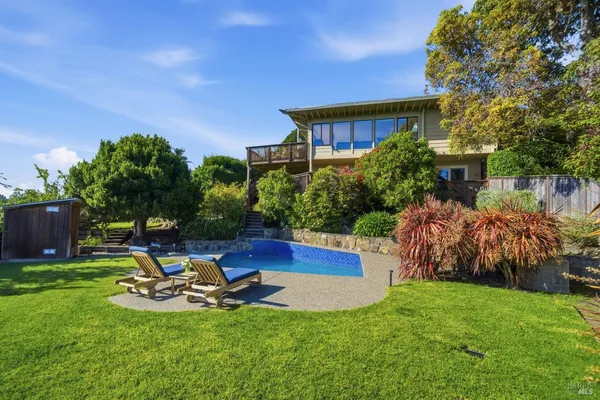 $3,695,000 | 11 St Bernard Lane, Tiburon, CA 94920