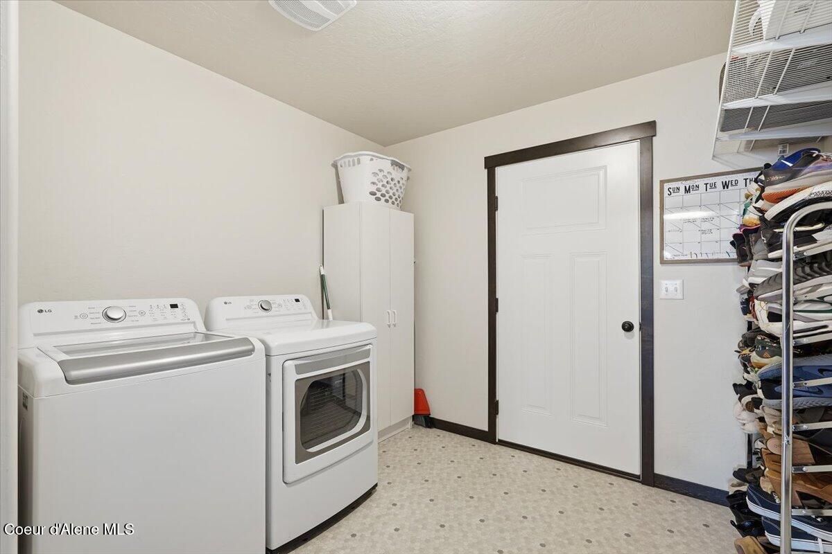 12130 Gipper Loop Rathdrum, ID 83858 - Photo 23 of 29 23-12130 Gipper Loop Rathdrum_RedHogMedi