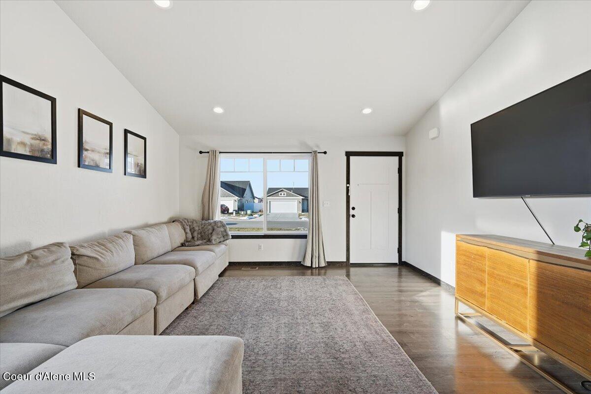 12130 Gipper Loop Rathdrum, ID 83858 - Photo 6 of 29 06-12130 Gipper Loop Rathdrum_RedHogMedi