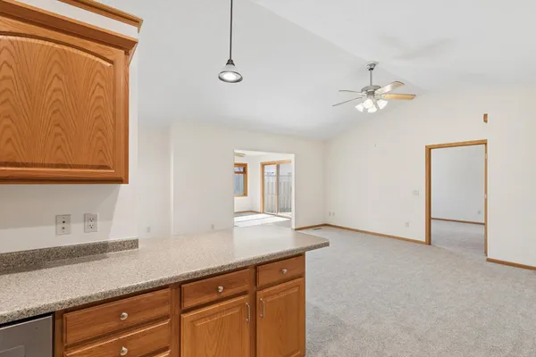 $285,999 | 921 10th Street, De Witt, IA 52742