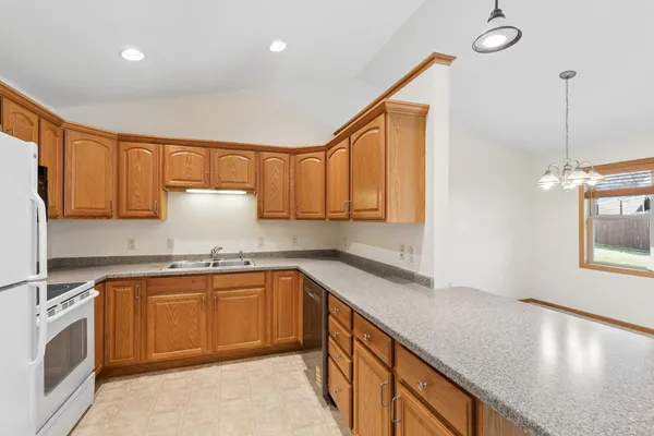 $285,999 | 921 10th Street, De Witt, IA 52742