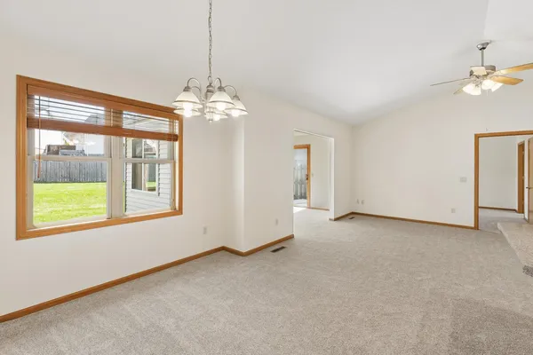 $285,999 | 921 10th Street, De Witt, IA 52742