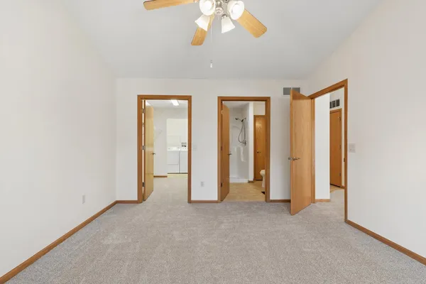 $285,999 | 921 10th Street, De Witt, IA 52742