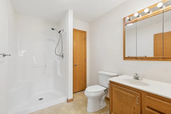$285,999 | 921 10th Street, De Witt, IA 52742