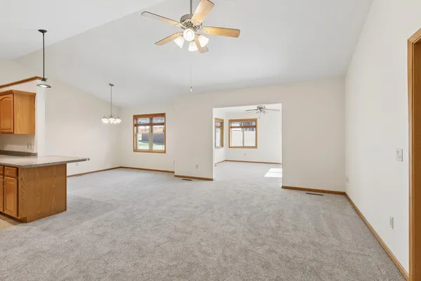 $285,999 | 921 10th Street, De Witt, IA 52742