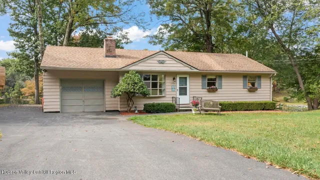 $575,000 | 1174 Lakeview Road, Copake, NY 12516