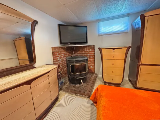 $340,000 | 425 Scott Road, Waterbury, CT 06705