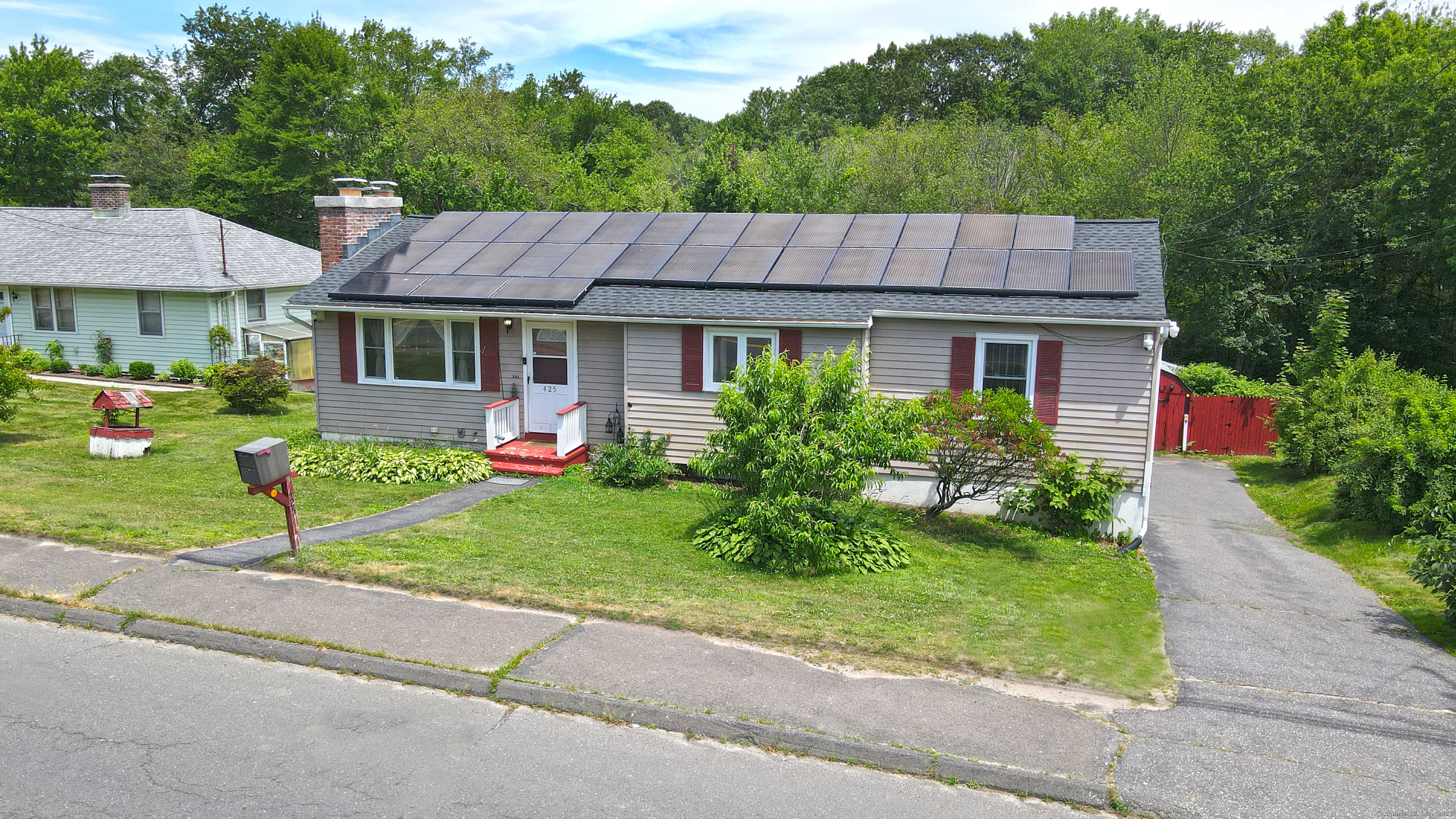 425 Scott Road Waterbury, CT 06705 - Photo 2 of 20