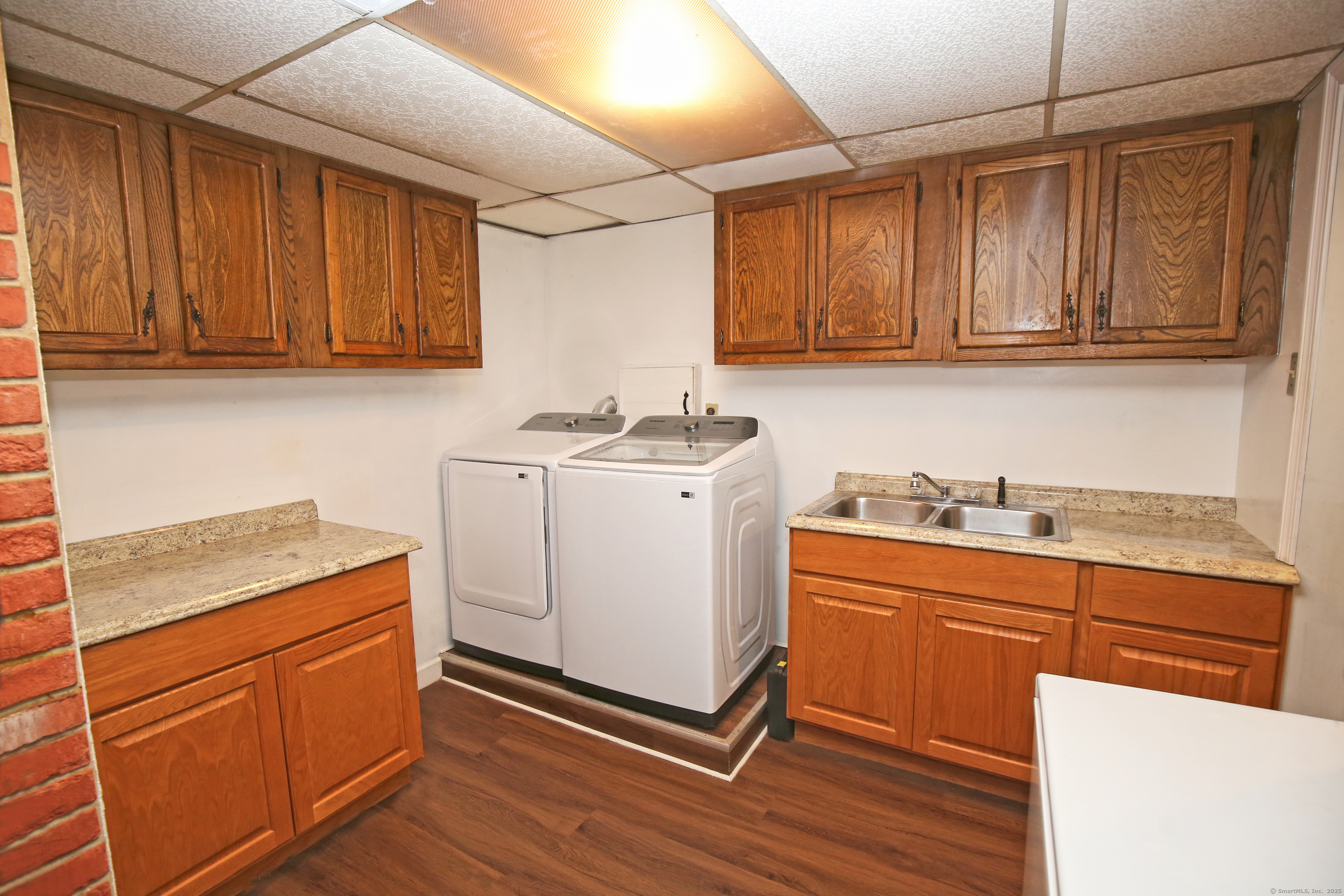 425 Scott Road Waterbury, CT 06705 - Photo 8 of 20