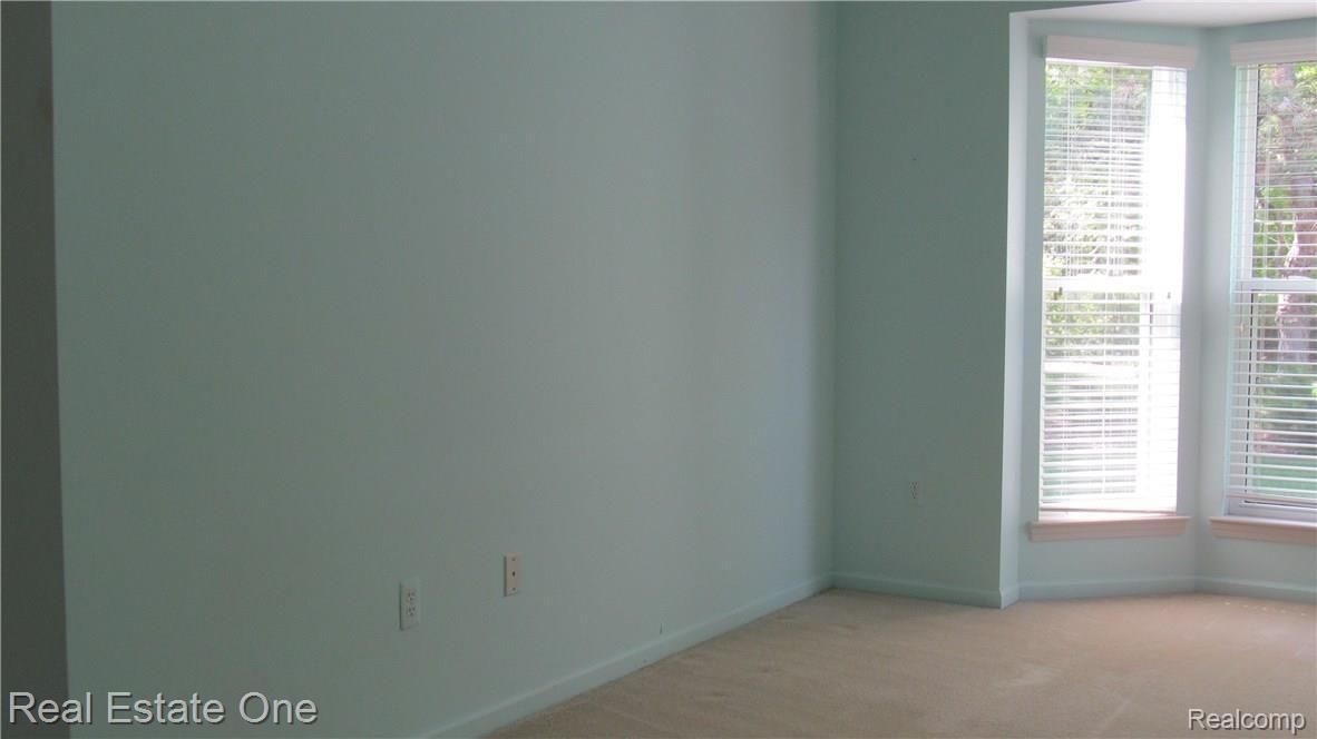 1048 Churchill Circle, Unit 25 Rochester, MI 48307 - Photo 9 of 21 049.JPG