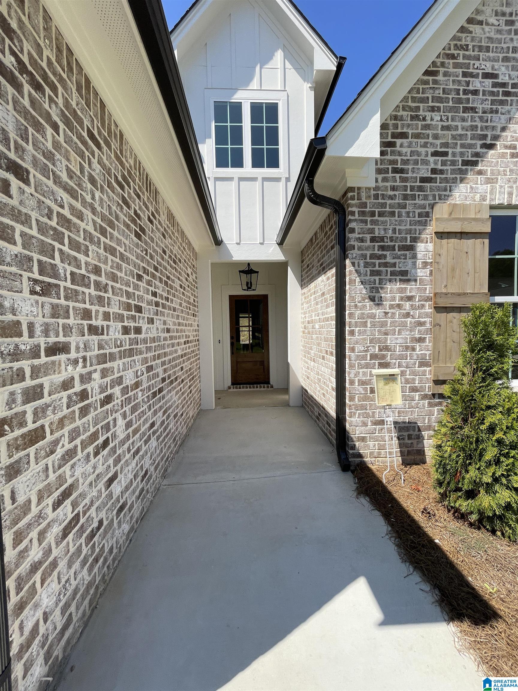 301 Kinross Circle Pelham, AL 35124 - Photo 2 of 21