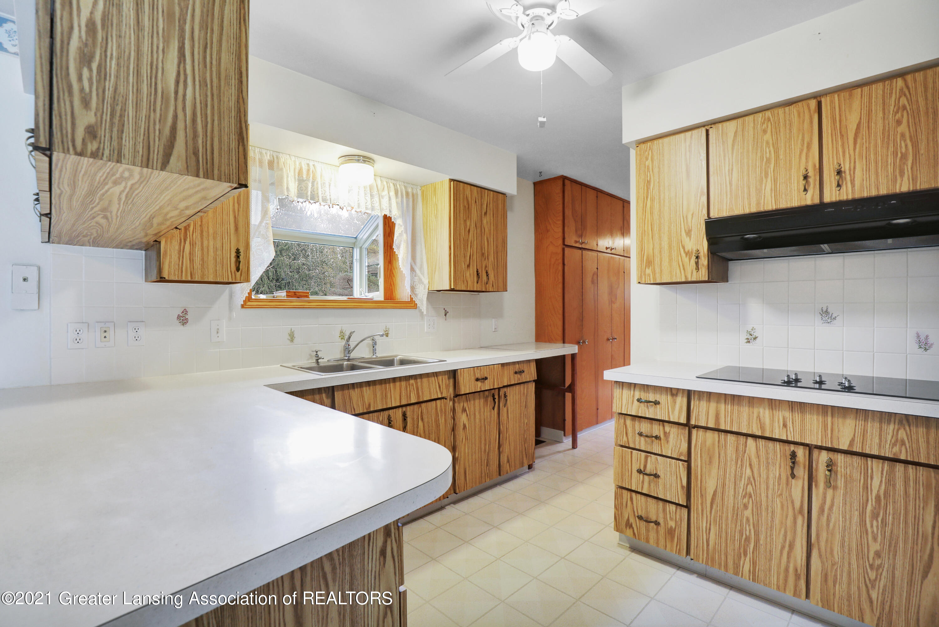 1024 North Creyts Road Lansing, MI 48917 - Photo 14 of 39 _I3A5695
