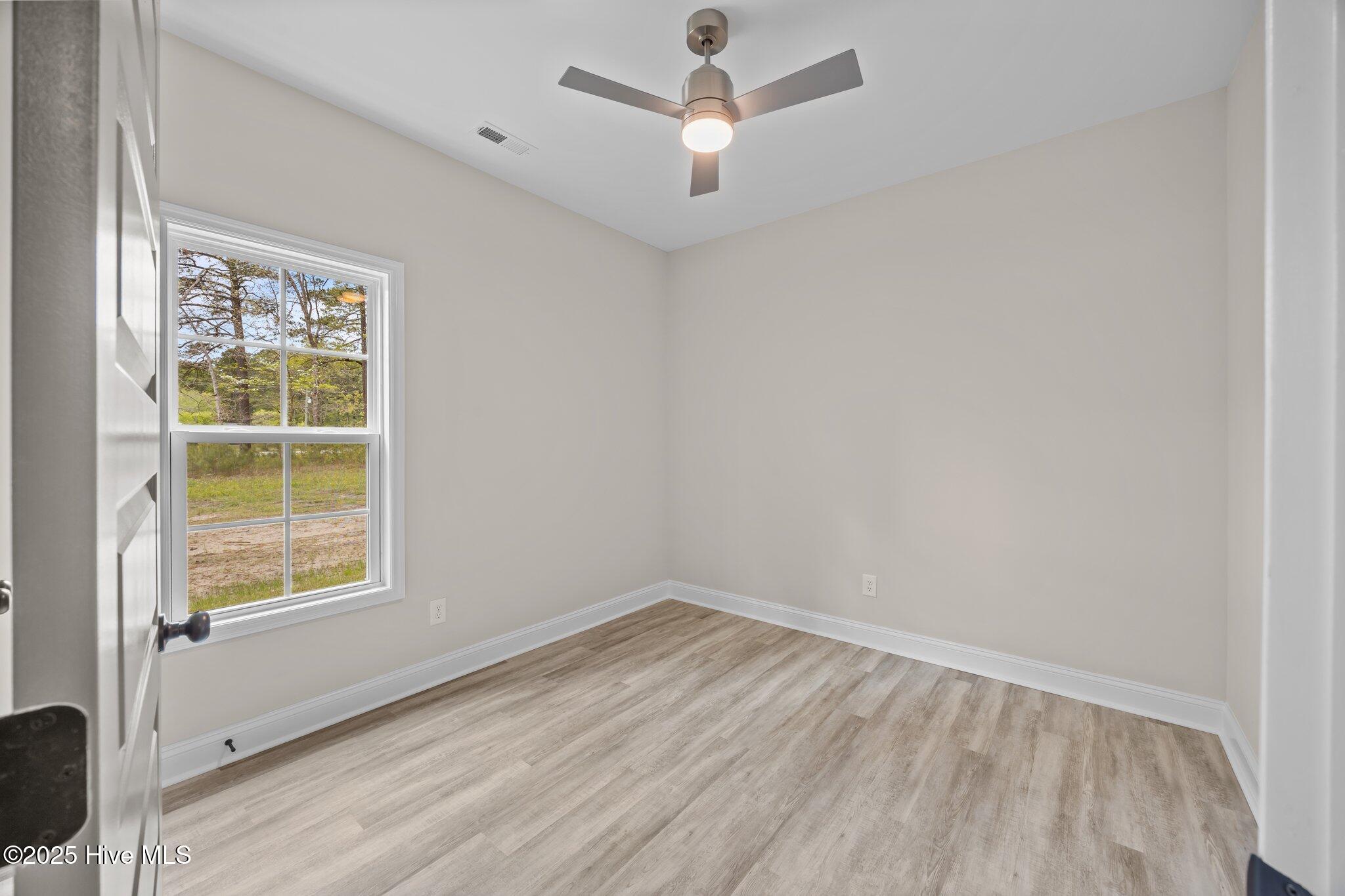111 Thomas Loop Road Jacksonville, NC 28540 - Photo 6 of 36 7-web-or-mls-0C0A1842