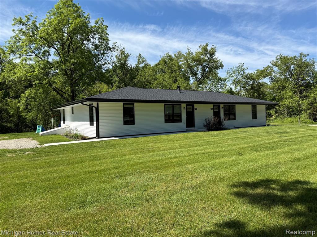 4030 South Fenton Road Holly, MI 48442 - Photo 16 of 19