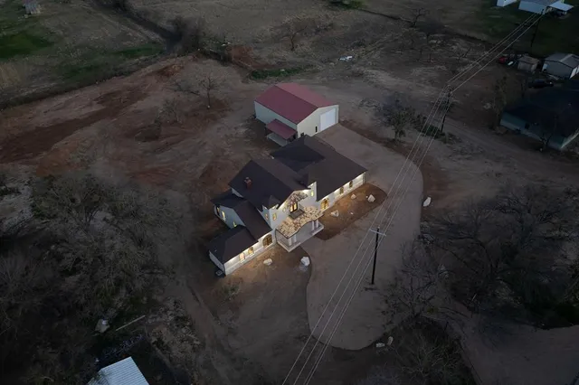 $939,900 | 275 Highland Road, Springtown, TX 76082