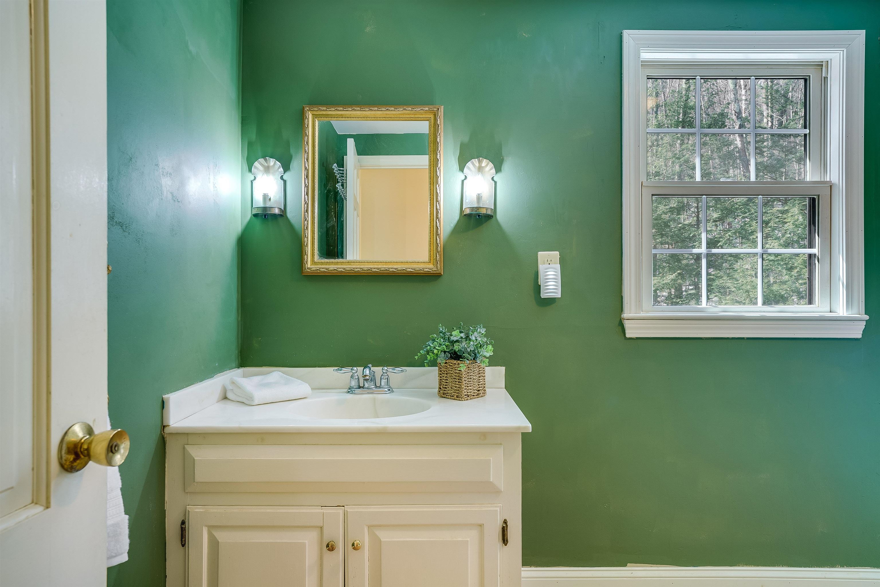 10 Nathaniel Drive Amherst, NH 03031 - Photo 29 of 46