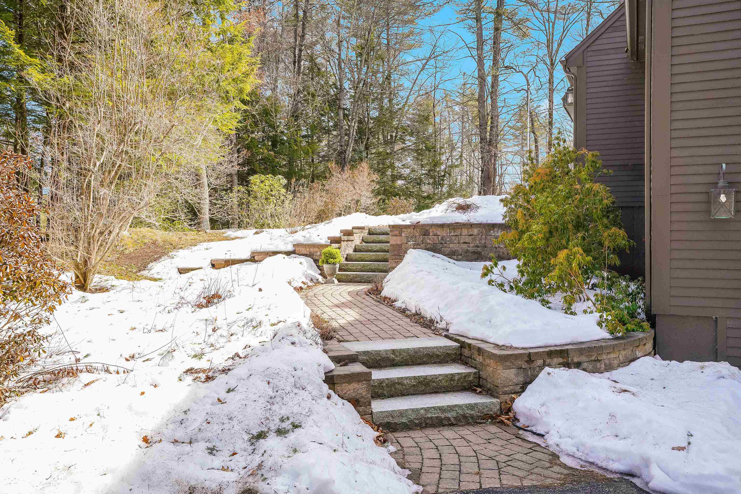 10 Nathaniel Drive Amherst, NH 03031 - Photo 38 of 46