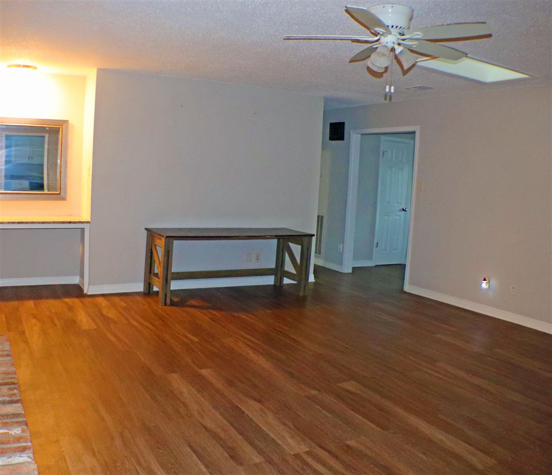 111 Lake Front Drive Daphne, AL 36526 - Photo 2 of 11 Living Room