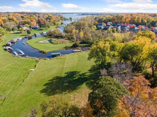 $1,000,000 | 830 County Road 110 North, Mound, MN 55364